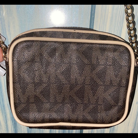 Michael Kors Crossbody - Picture 2 of 3